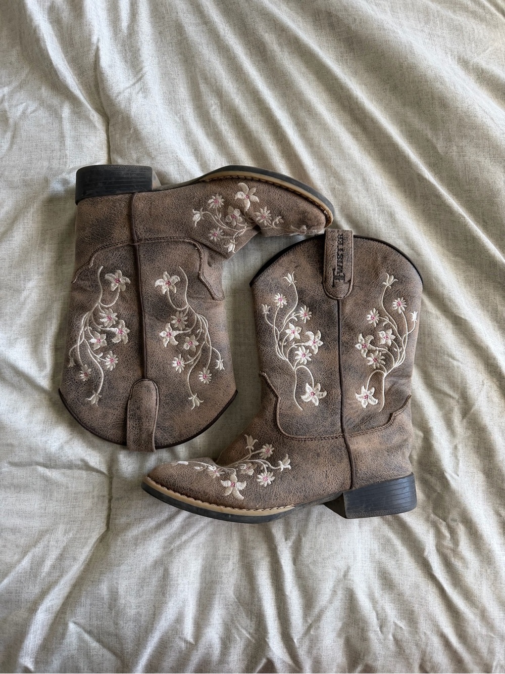 Twister Girls Lily Brown Embroidered Floral Square Cowboy Boots (1)